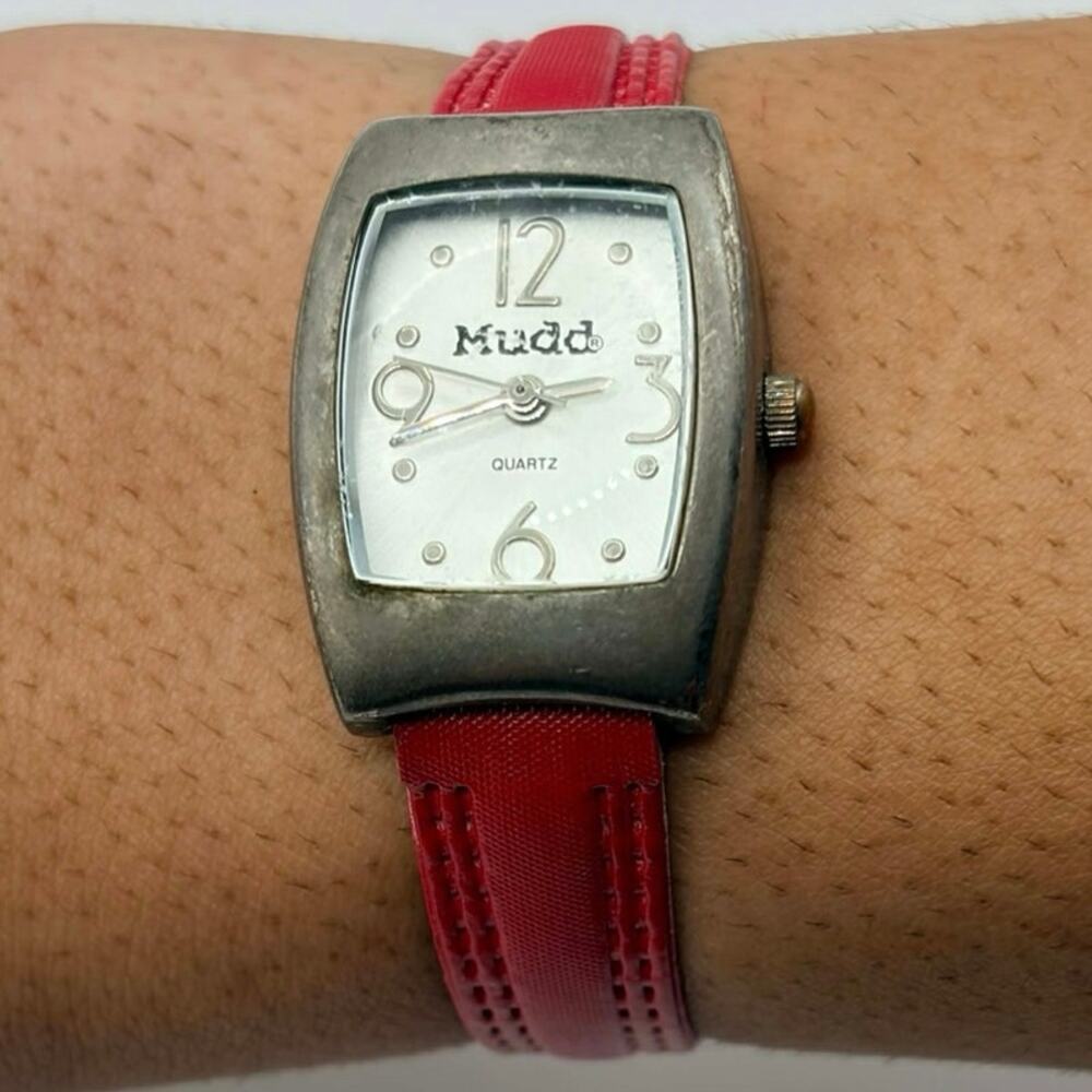 Red Mudd Watch